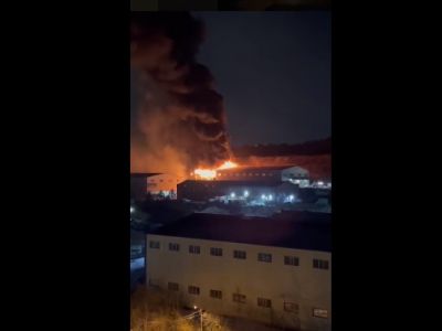 Пожар на складе во Владивостоке. Фото: соцсети