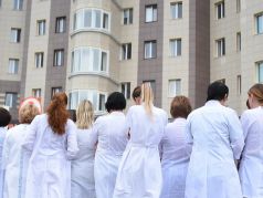 Медики (архив). Фото: Анатолий Жданов / Коммерсант