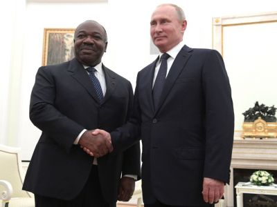 Владимир Путин и экс-президент Габона Али Бонго Ондимба, 14.07.18. Фото: kremlin.ru Владимир Путин и экс-президент Габона Али Бонго Ондимба, 14.07.18. Фото: kremlin.ru