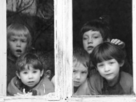 Дети-сироты, фото с сайта Каспаров.Ru