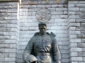 Бронзовый солдат. Фото: http://upload.wikimedia.org