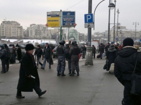 Фото с площади у Киевского вокзала. Автор пользователь Твиттера @plushev