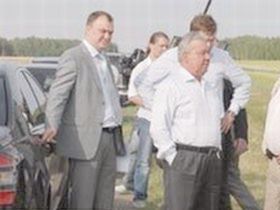 Леонид Полежаев и Мерседес, фото с сайта kp.ru Леонид Полежаев и Мерседес, фото с сайта kp.ru