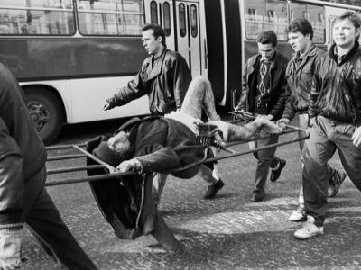 Октябрь 1993 года. Москва. Фото: alldayplus.ru Октябрь 1993 года. Москва. Фото: alldayplus.ru