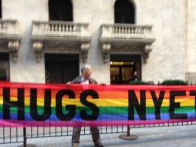 Акция ЛГБТ против гомофобного закона. Фото: buzzfeed.com