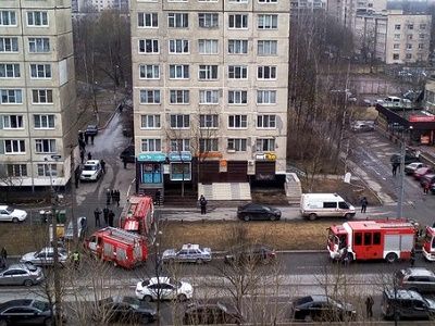 Эвакуация жилого дома в Петербурге. Фото: vk.com/spb_today
