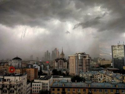 Из-за урагана в Москве погибли два и пострадали 35 человек