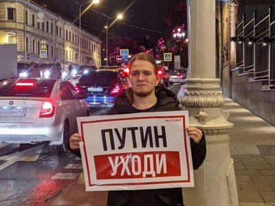 Активиста Дмитрия Иванова поместили в ШИЗО