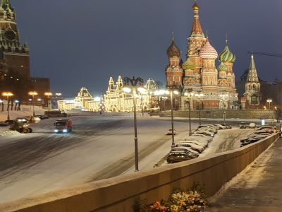 Васильевский спуск. 26 декабря 2020. Фото Карина Старостина