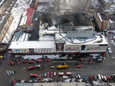 Вид на торгово-развлекательный центр "Зимняя вишня". Фото: Кирилл Кухмарь / ТАСС