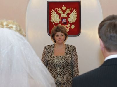 Иностранцев при въезде в Россию обяжут уважать брак как союз мужчины и женщины