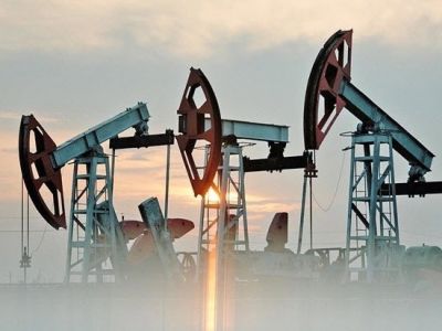 На фоне санкций и потолка цен Россия снижает добычу нефти и газа