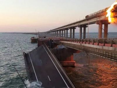 Ночью перекрывалось движение по Крымскому мосту