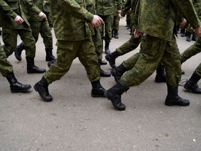 Омские власти создадут совет по борьбе с нежеланием мужчин служить в армии