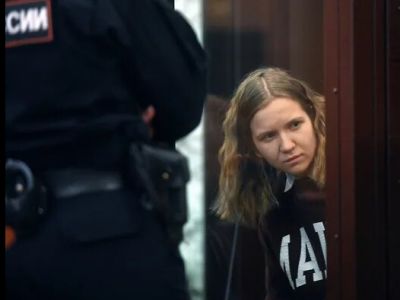 Обвинение попросило назначить 28 лет колонии Дарье Треповой по делу об убийстве Z-блогера