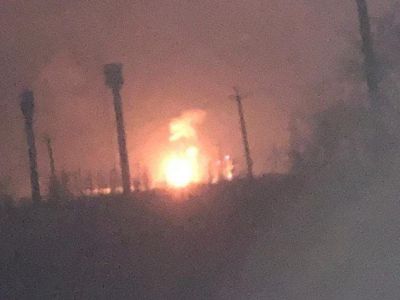 После атаки БПЛА в Азове горят резервуары с нефтепродуктами