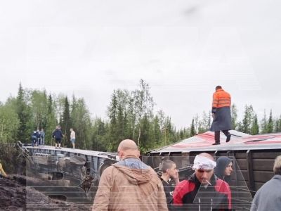 9 пассажирских вагонов поезда Воркута – Новороссийск сошли с рельс