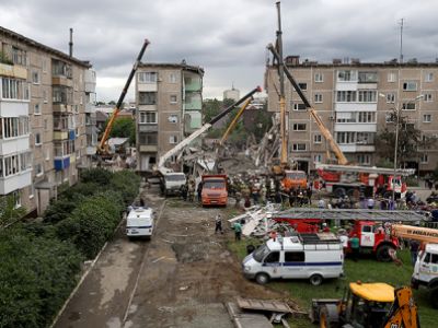 Из-под завалов дома в Нижнем Тагиле, где утром взорвался газ, достали тела двух погибших